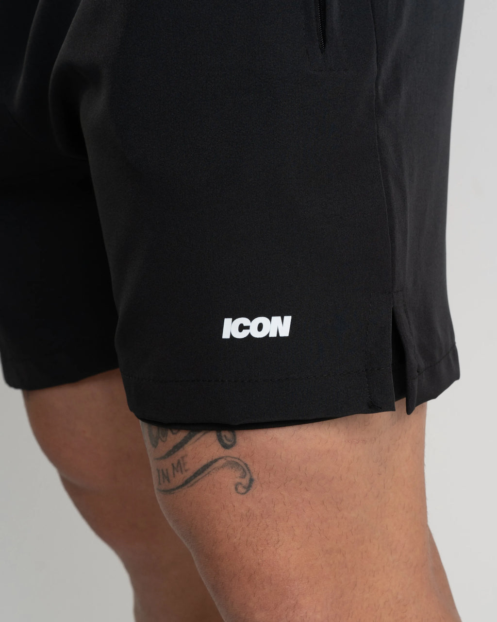 Hybrid-Performance-Kompressionsshorts mit Dry-Fit-Technologie (4er-Pack)