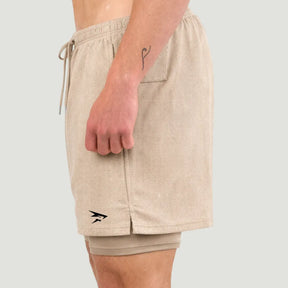 Beige Kompressions-Shorts aus Dry-Fit-Material