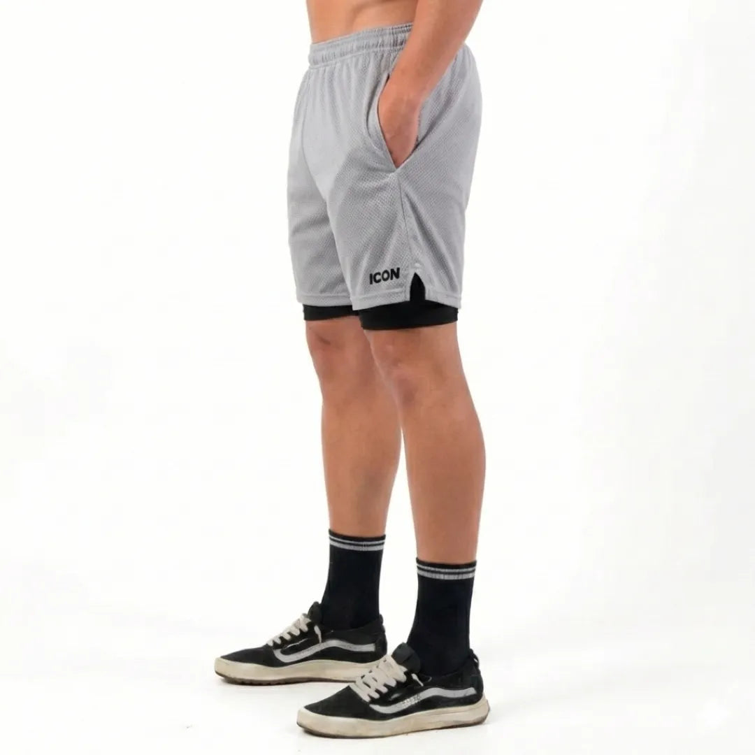 Graue Kompressions-Shorts aus Dri-Fit-Material